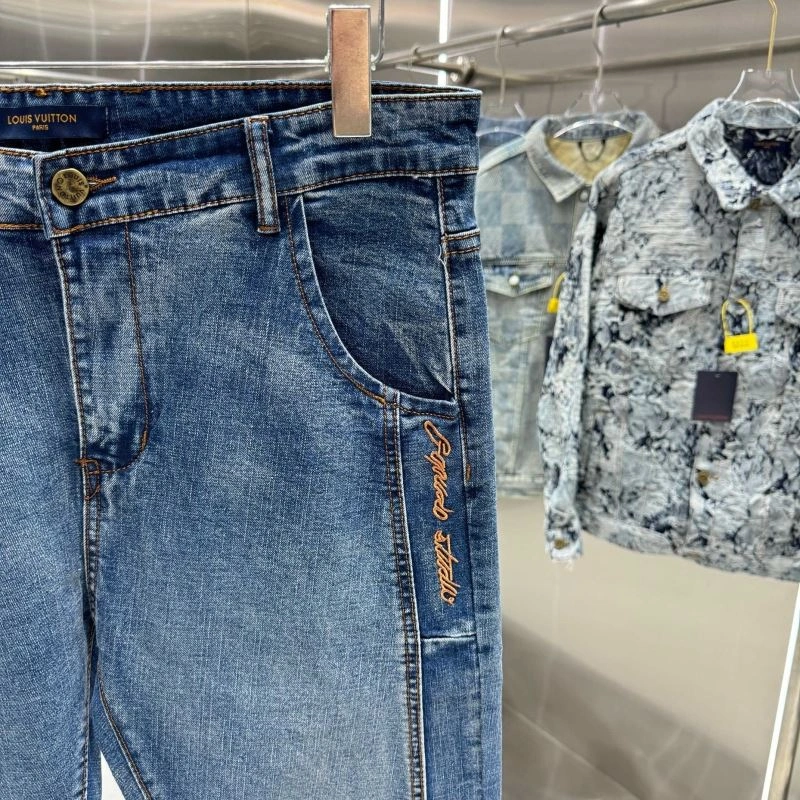 Seasonal Louis Vuitton Jeans 132174