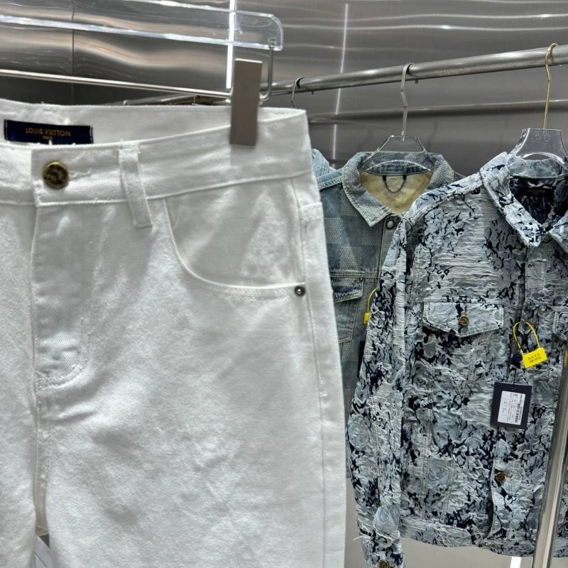 WaterResistant Louis Vuitton Jeans 132184