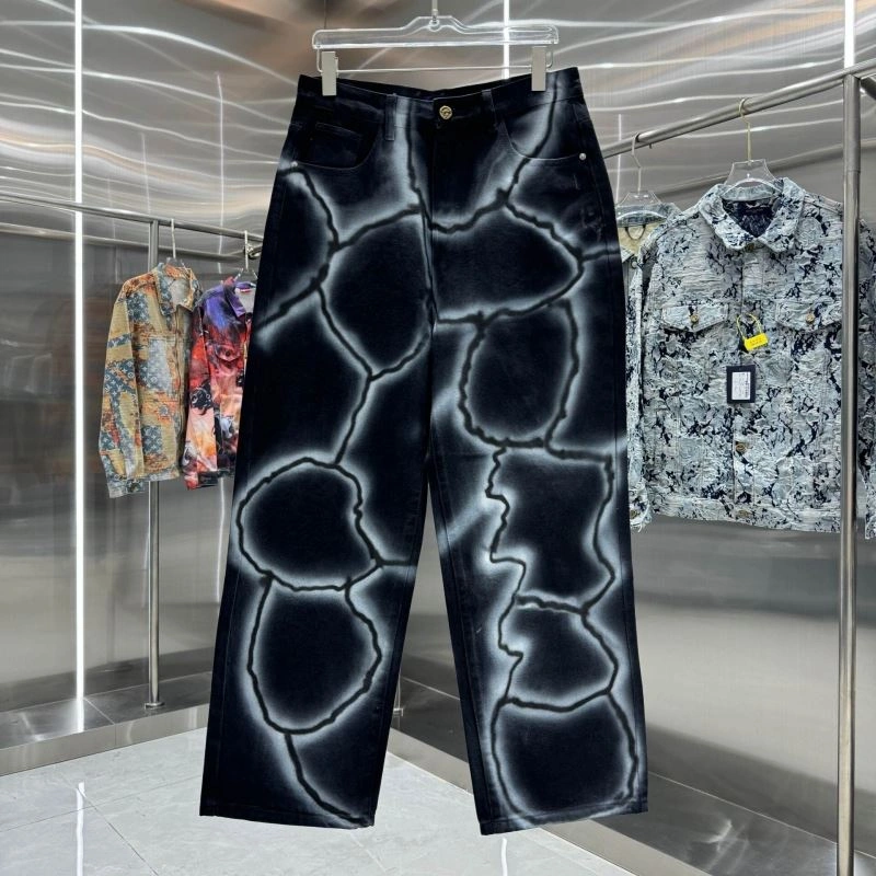 EyeCatching Louis Vuitton Jeans 132145