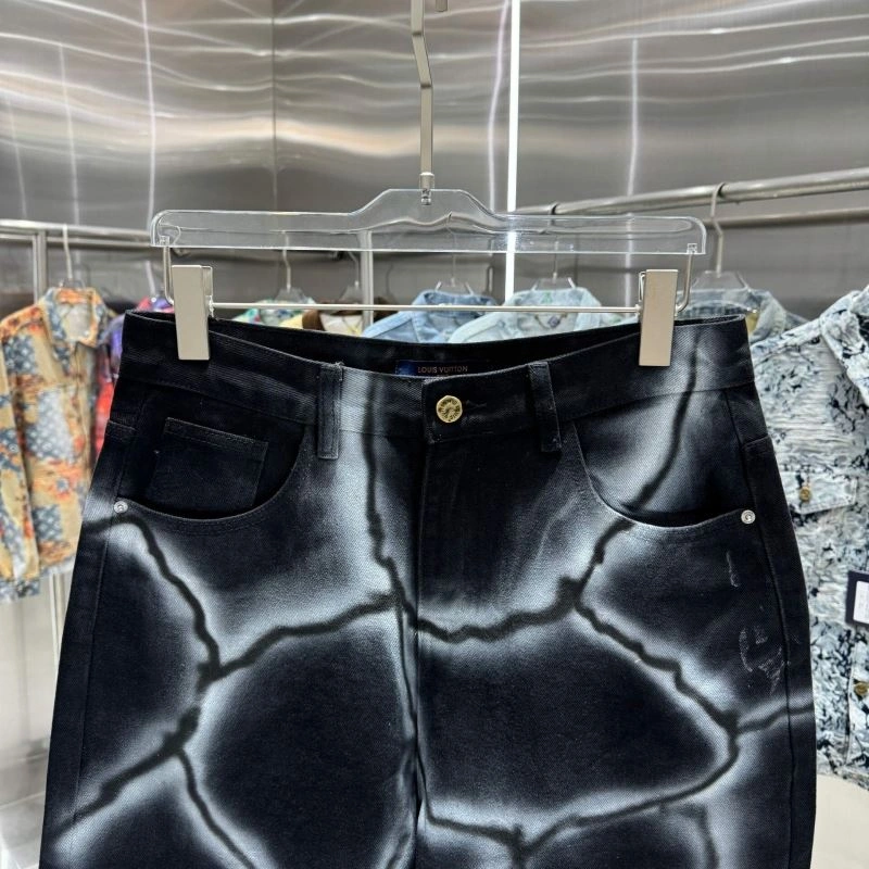 EyeCatching Louis Vuitton Jeans 132145