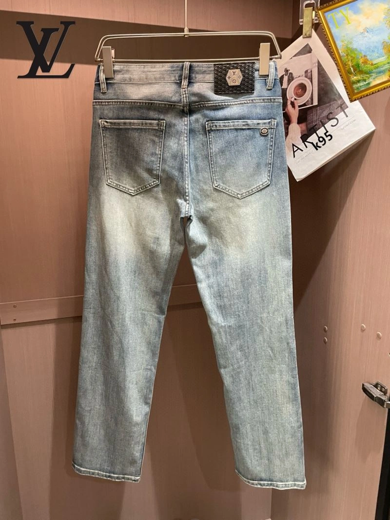 Sporty Louis Vuitton Jeans 132088