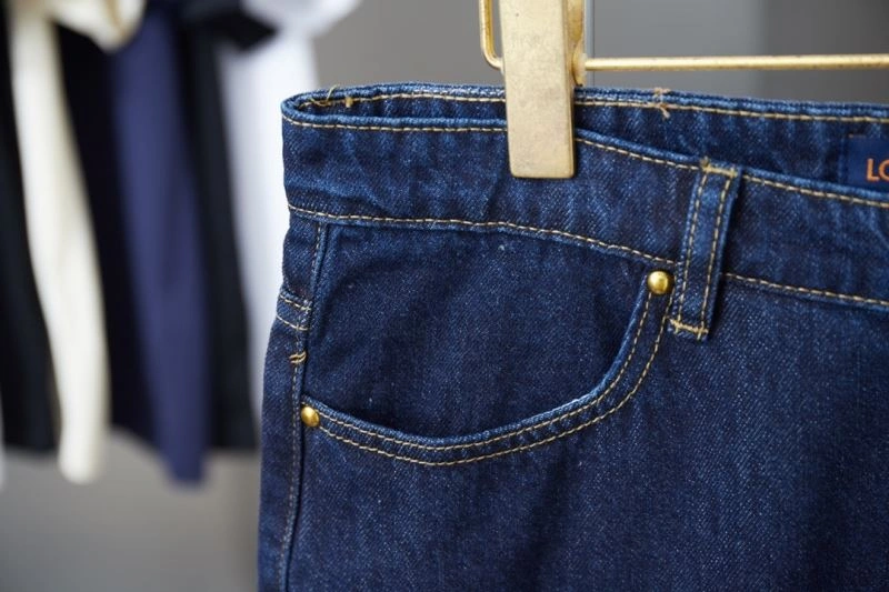 Versatile Louis Vuitton Jeans 138745
