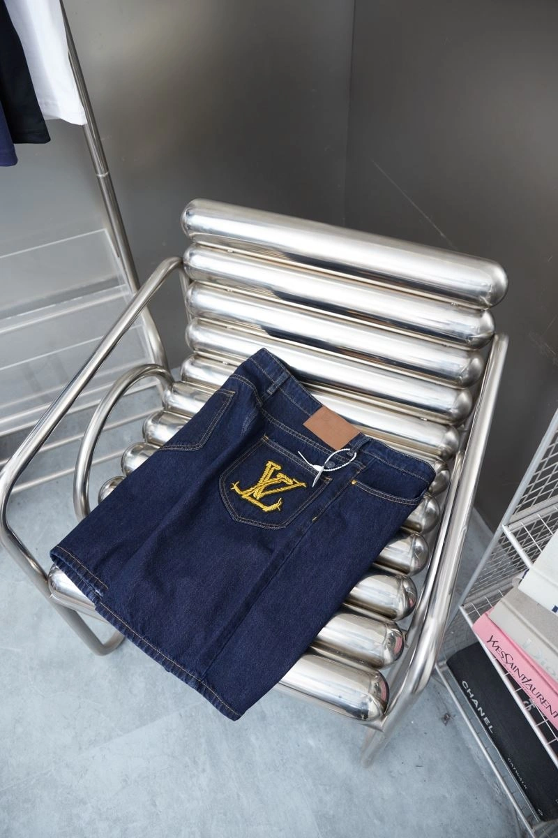Versatile Louis Vuitton Jeans 138745