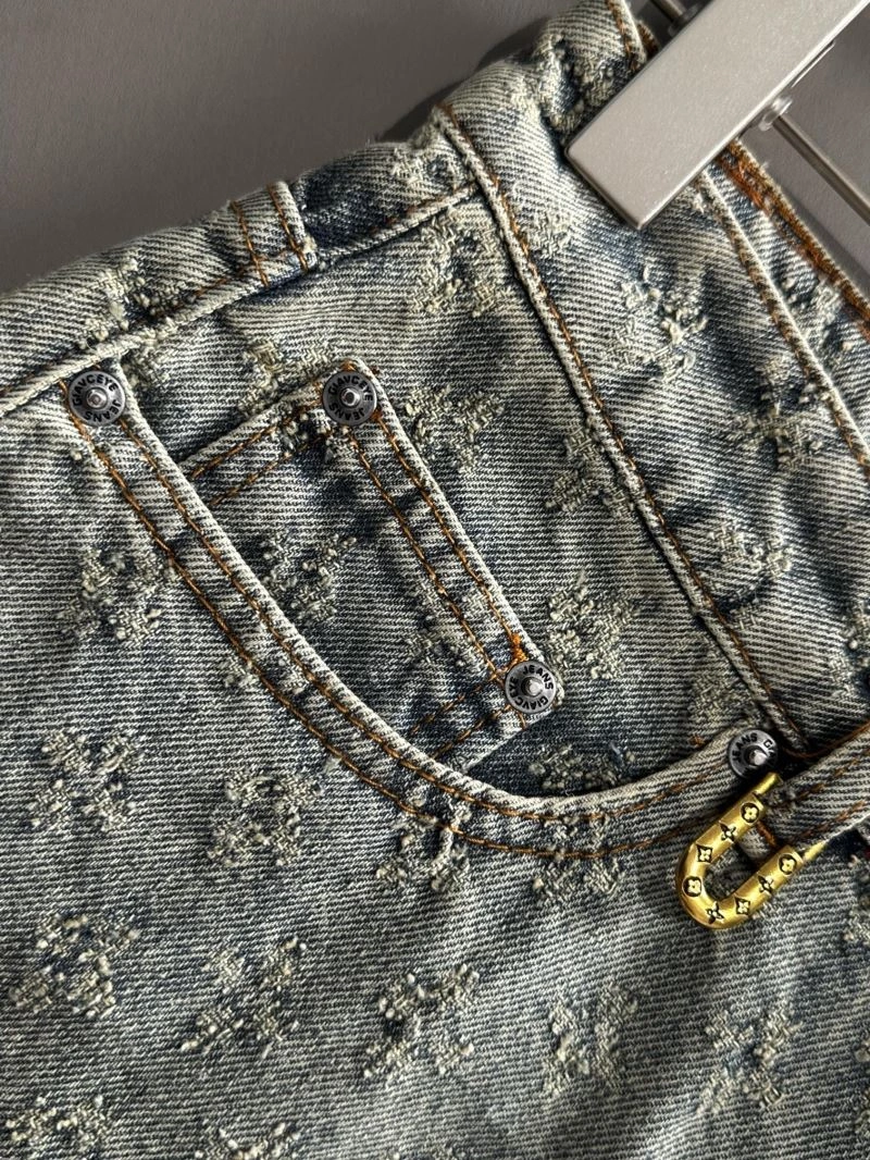 Louis Vuitton Jeans FashionForward 138751