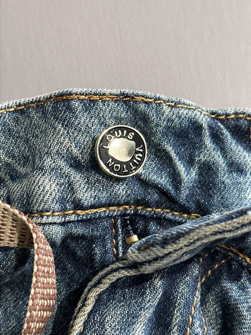 Snug Louis Vuitton Jeans 138706
