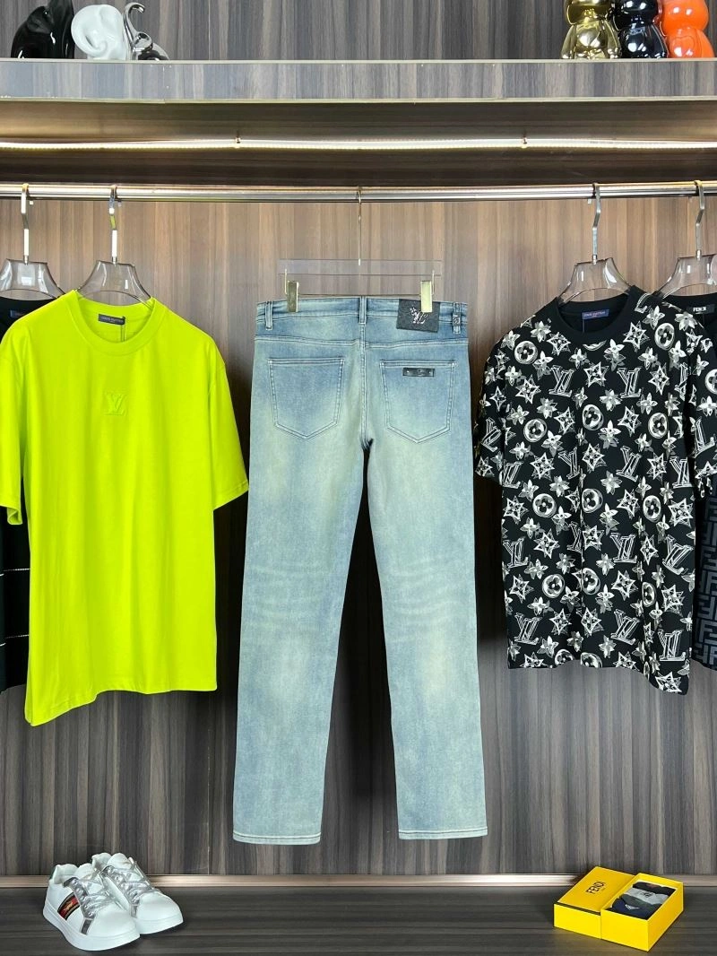 Bold Louis Vuitton Jeans 137907