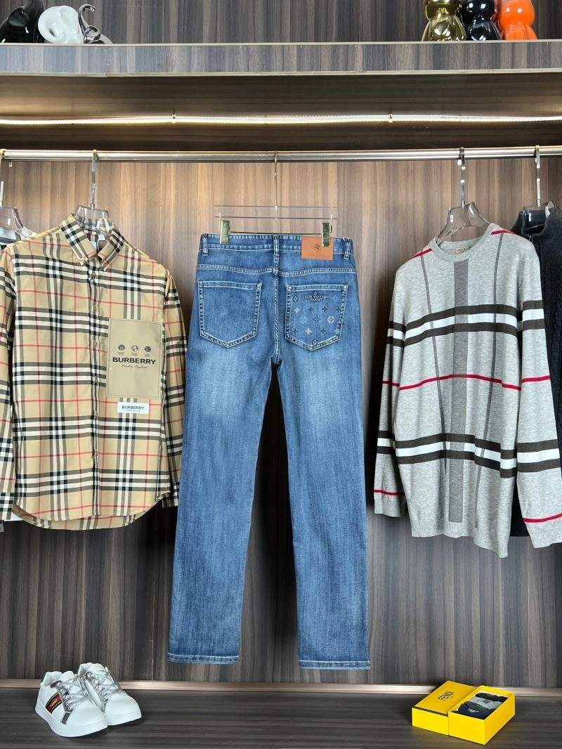 Supportive Louis Vuitton Jeans 137895