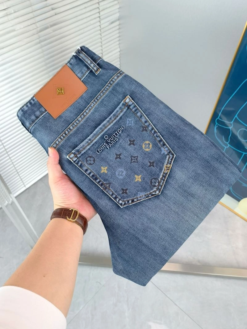 Unisex Louis Vuitton Jeans 137868