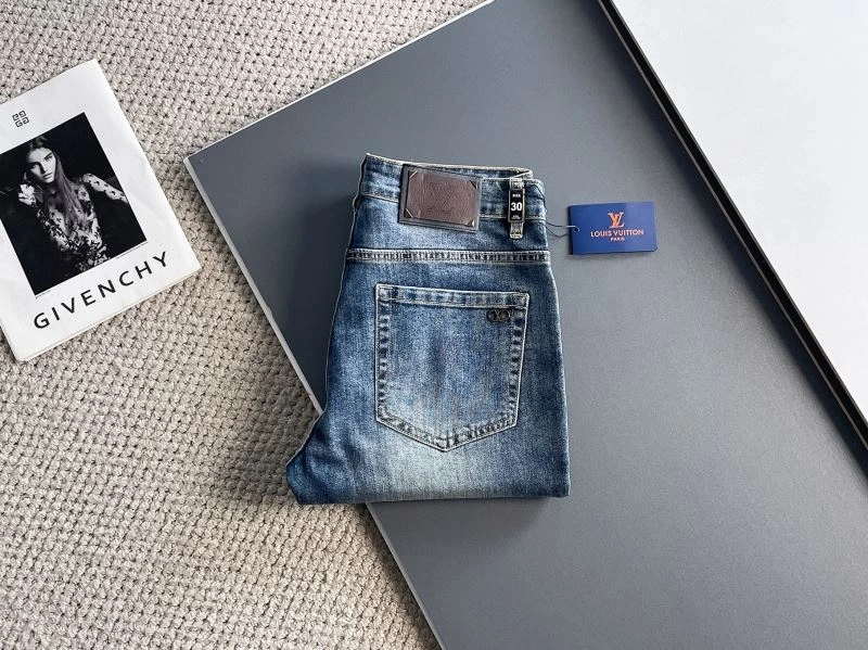 Louis Vuitton Jeans UrbanStyle 137005