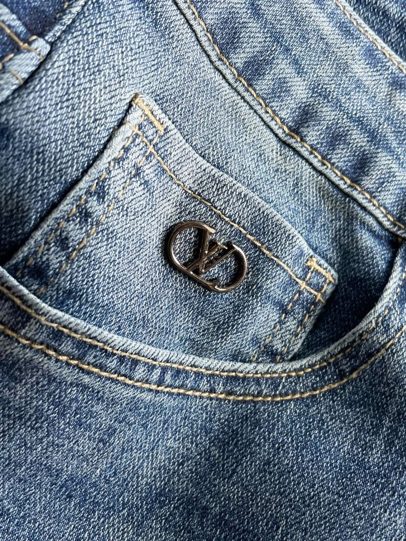 Louis Vuitton Jeans Versatile 136998