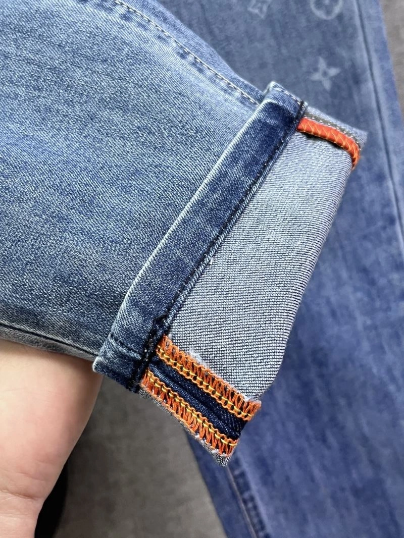 Breathable Louis Vuitton Jeans 137020