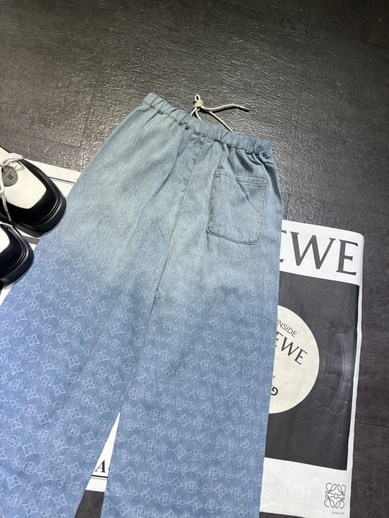 Fashionable Louis Vuitton Jeans 131097