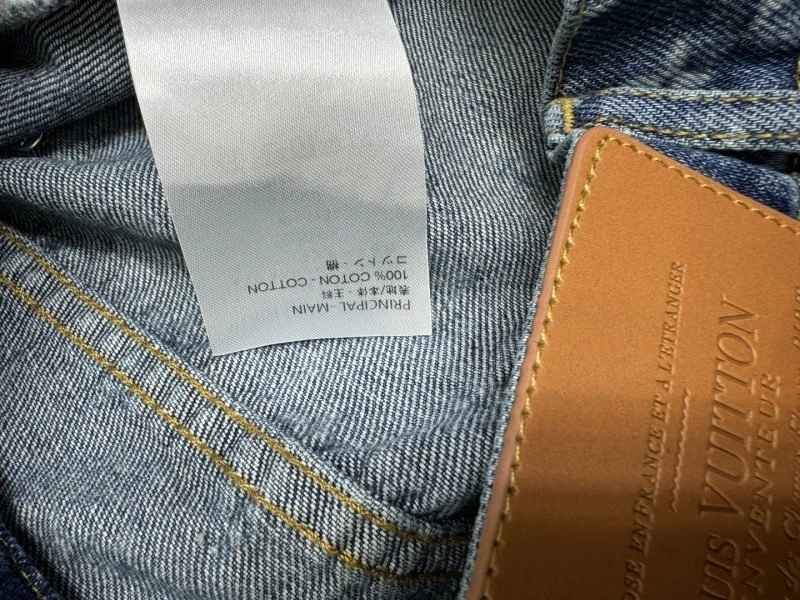 Louis Vuitton Jeans Sleek 131829