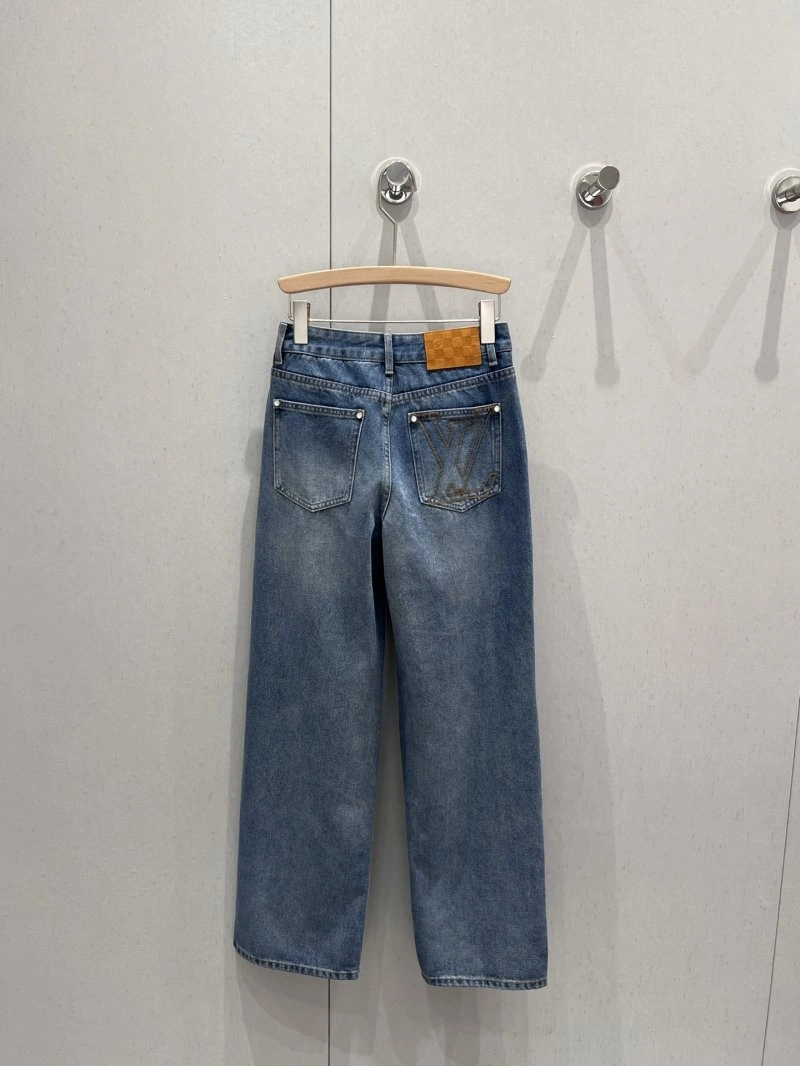 Snug Louis Vuitton Jeans 131834