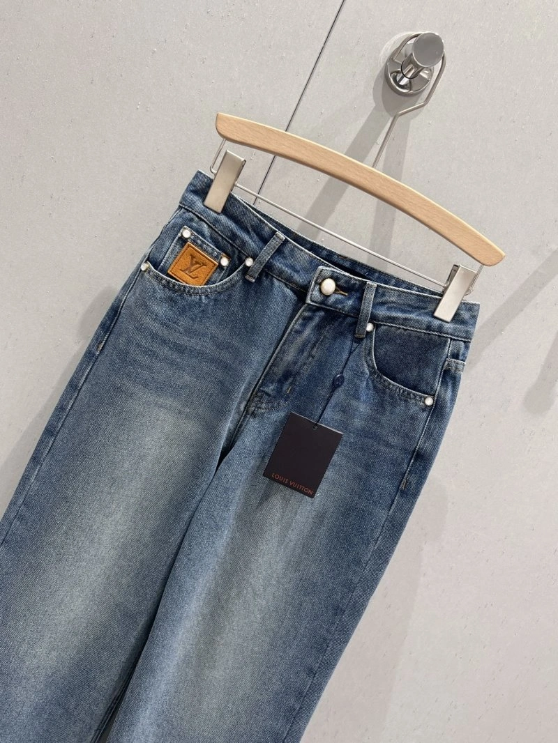 Snug Louis Vuitton Jeans 131834