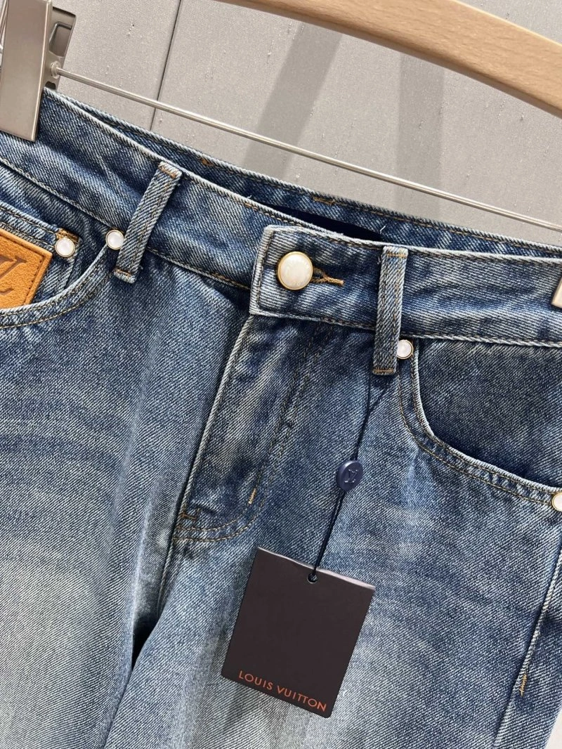 Snug Louis Vuitton Jeans 131834