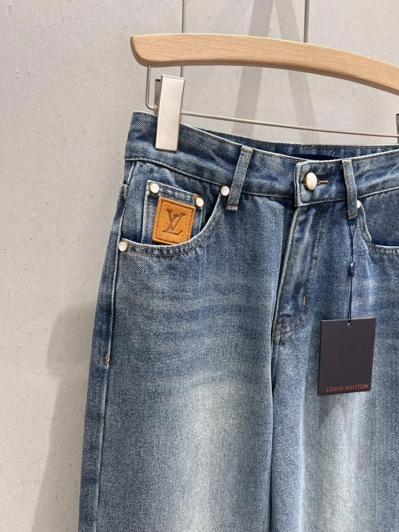Snug Louis Vuitton Jeans 131834
