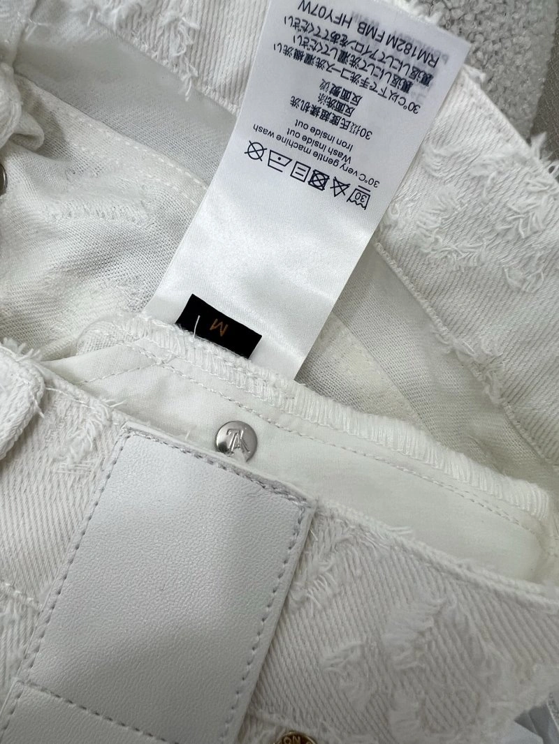Trendsetting Louis Vuitton Jeans 131806