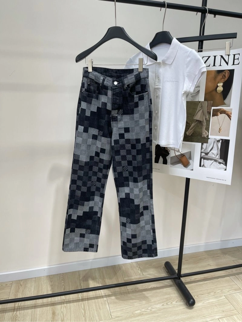 Versatile Louis Vuitton Jeans 130804