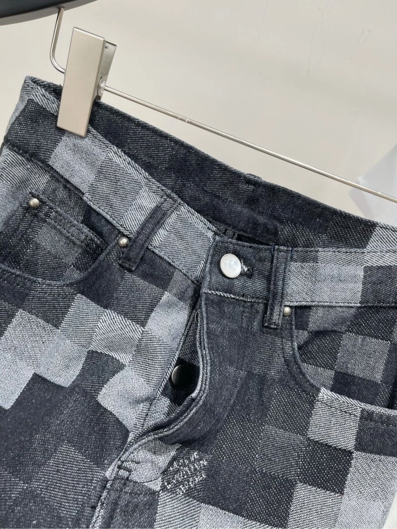 Versatile Louis Vuitton Jeans 130804