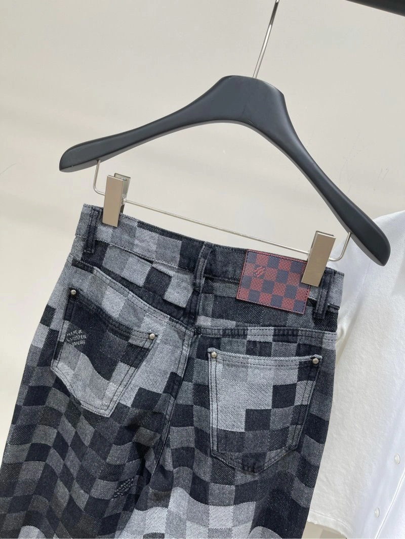 Versatile Louis Vuitton Jeans 130804