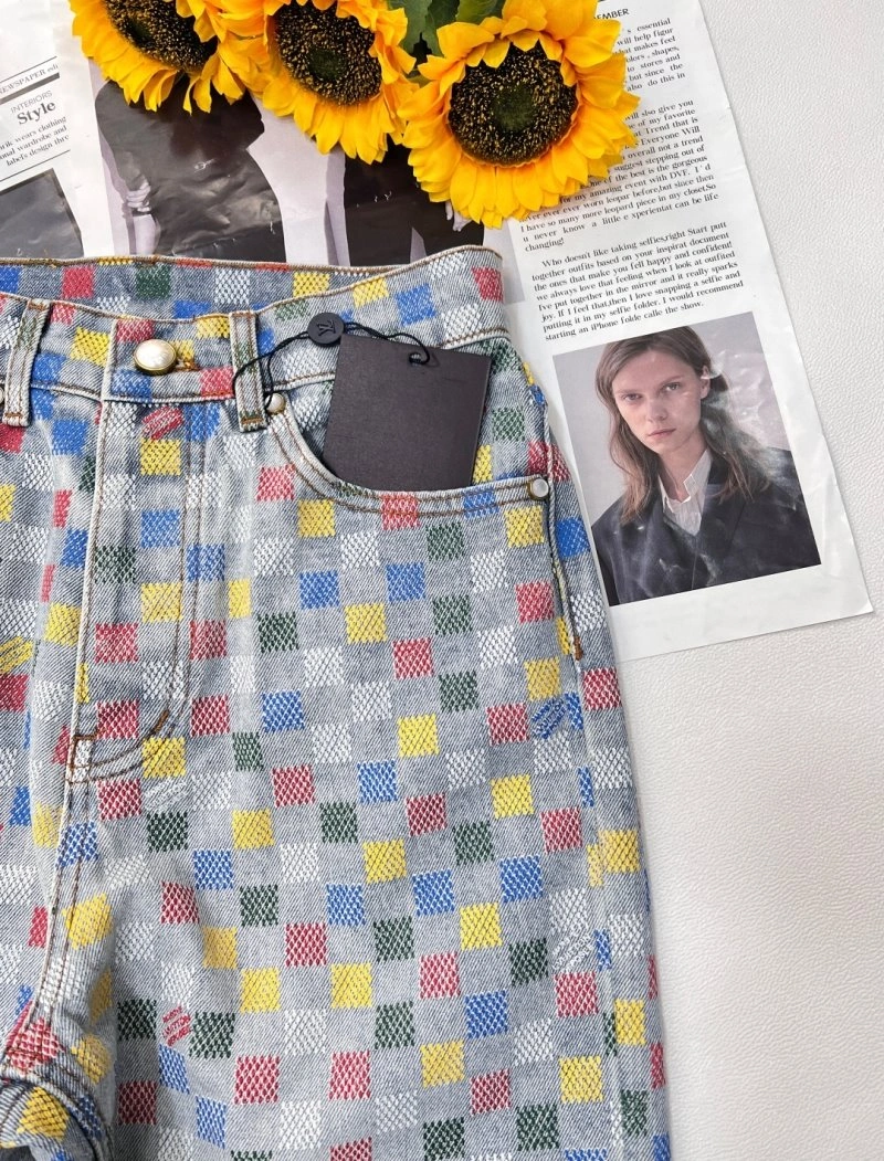 Seasonal Louis Vuitton Jeans 130791