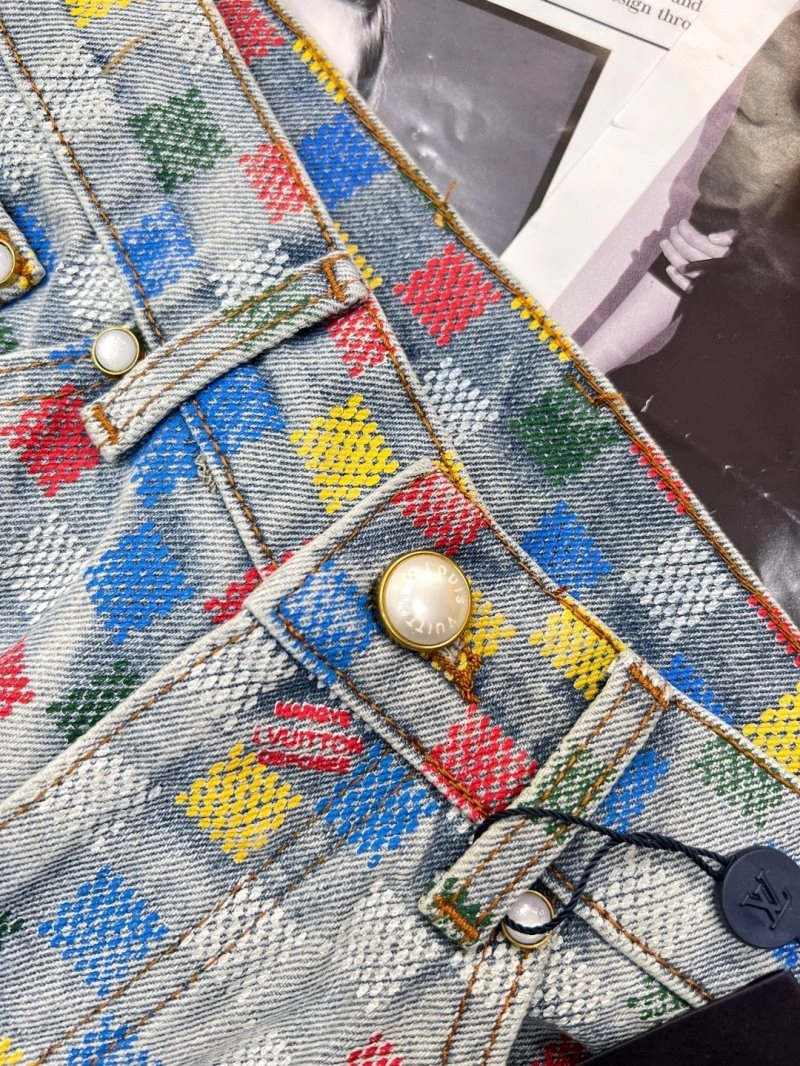 Seasonal Louis Vuitton Jeans 130791