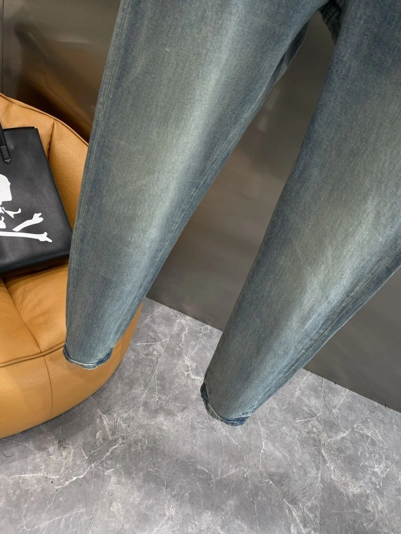 Timeless Louis Vuitton Jeans 136038