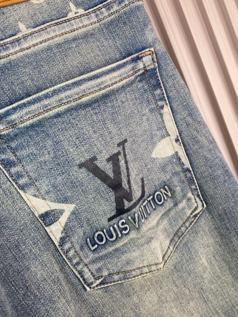 Louis Vuitton Jeans FashionForward 136020