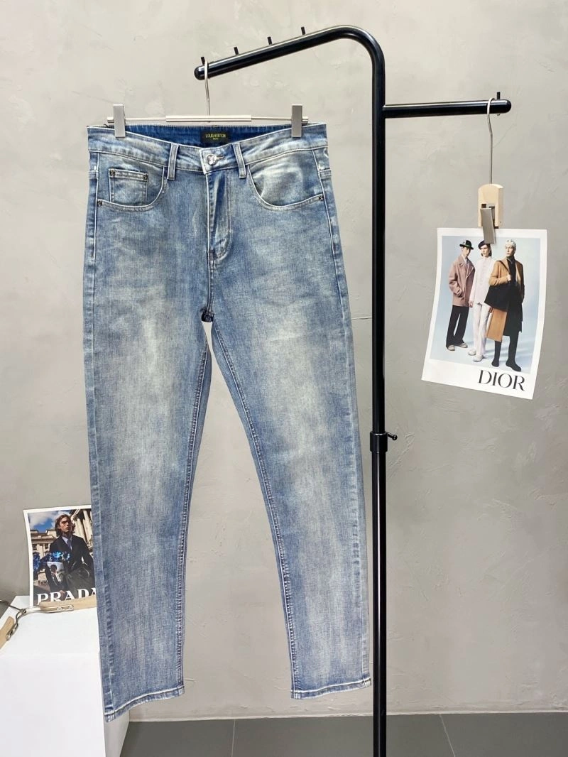 UrbanChic Louis Vuitton Jeans 136028