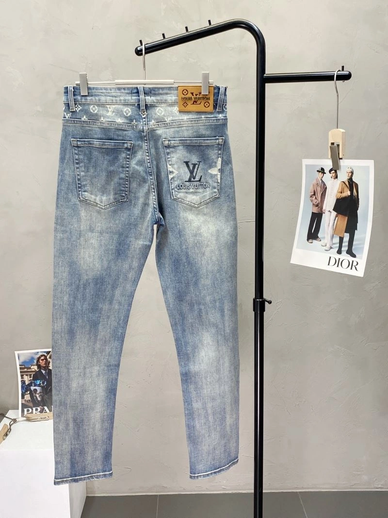 UrbanChic Louis Vuitton Jeans 136028