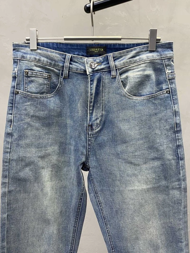 UrbanChic Louis Vuitton Jeans 136028