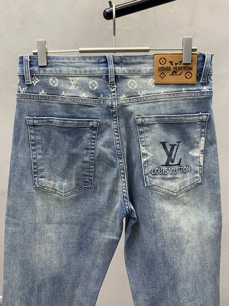 UrbanChic Louis Vuitton Jeans 136028