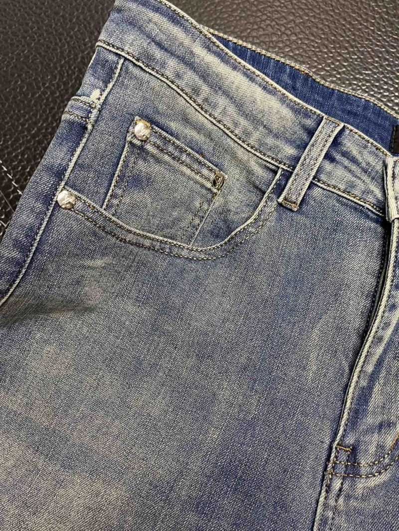 UrbanChic Louis Vuitton Jeans 136028