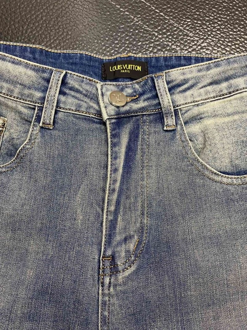 UrbanChic Louis Vuitton Jeans 136028