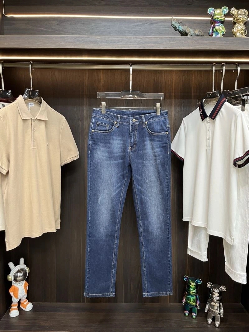 Resilient Louis Vuitton Jeans 135998