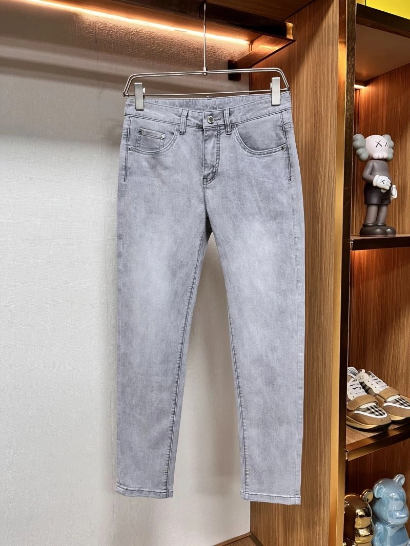 WellDesigned Louis Vuitton Jeans 135985