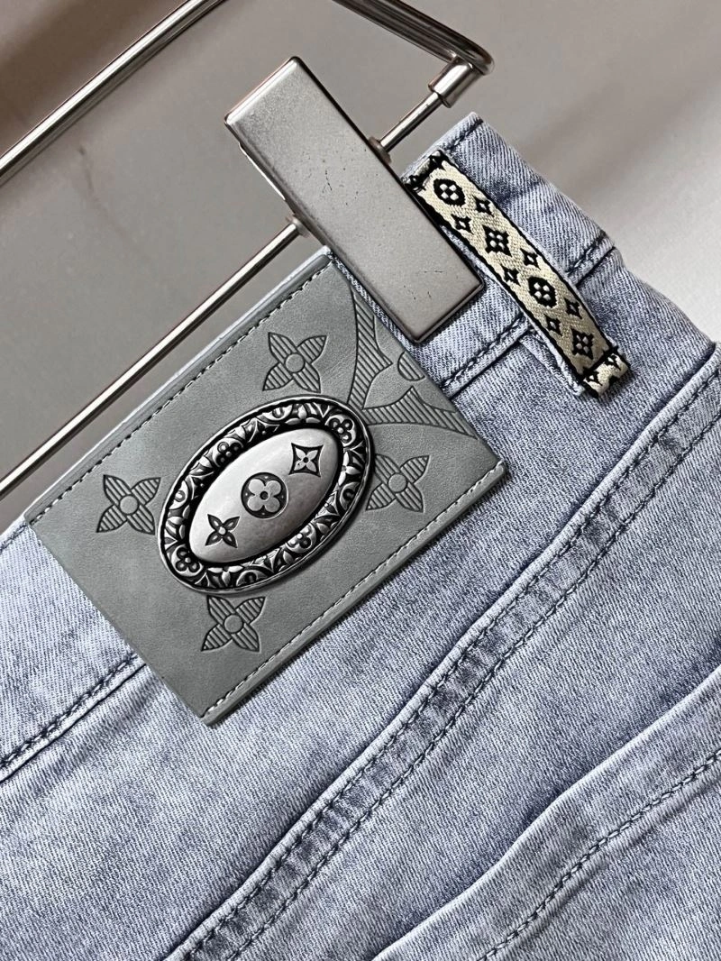 WellDesigned Louis Vuitton Jeans 135985