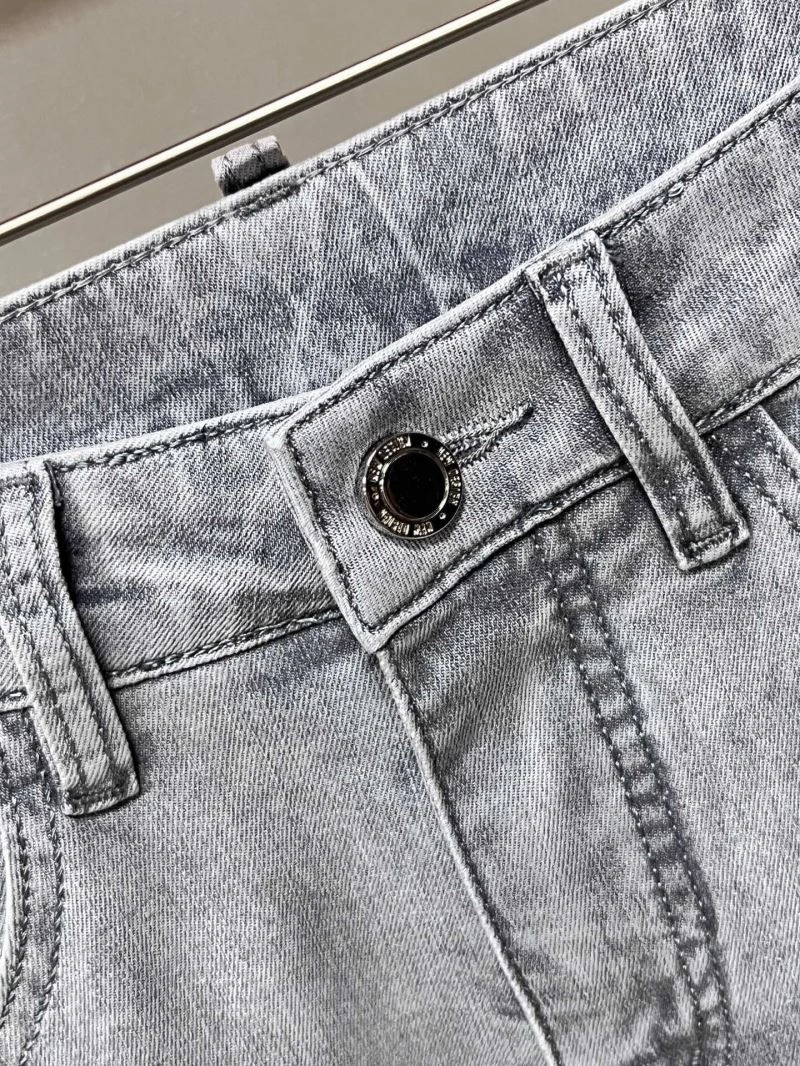 WellDesigned Louis Vuitton Jeans 135985