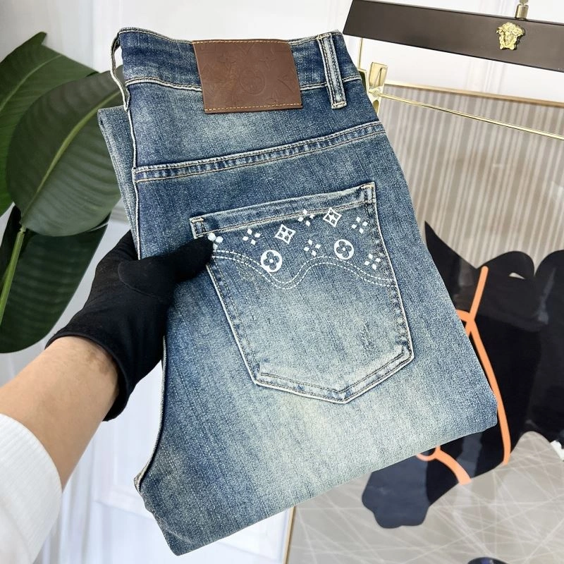 Louis Vuitton Jeans FashionForward 135970
