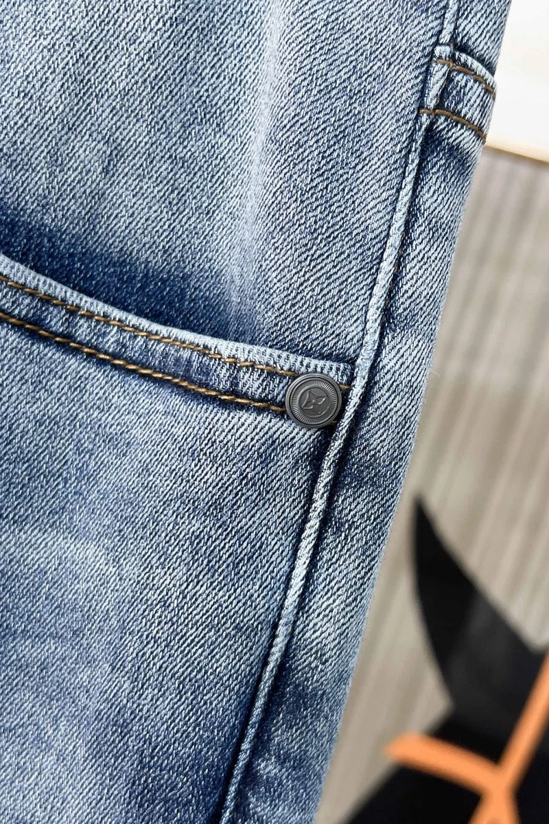 Refined Louis Vuitton Jeans 135975