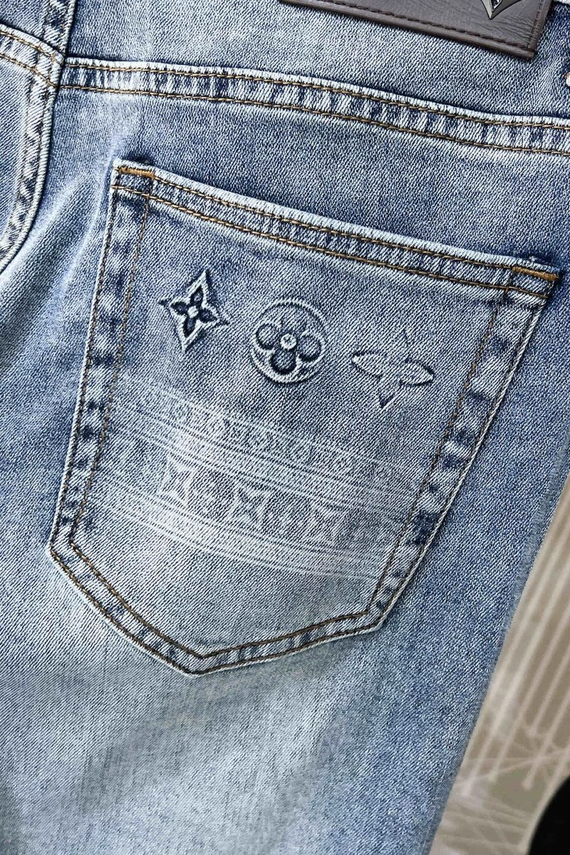 Refined Louis Vuitton Jeans 135975
