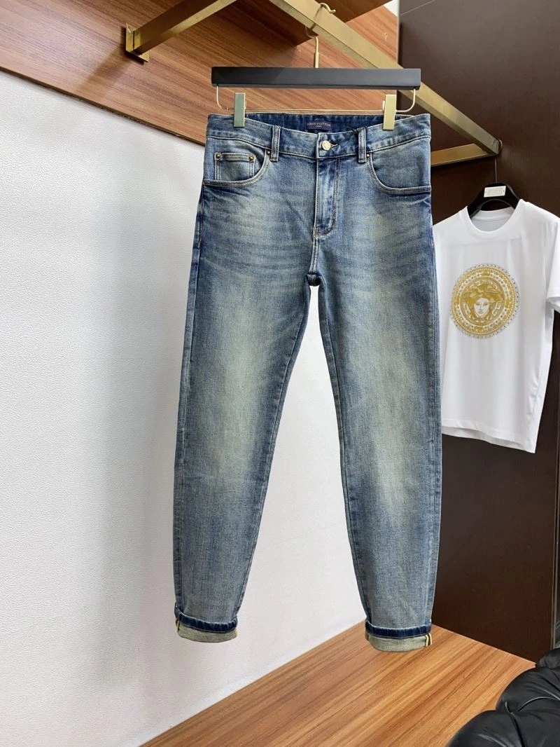 Louis Vuitton Jeans FashionForward 135967