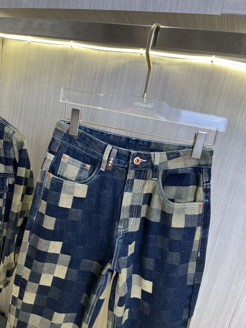 FashionForward Louis Vuitton Jeans 135941