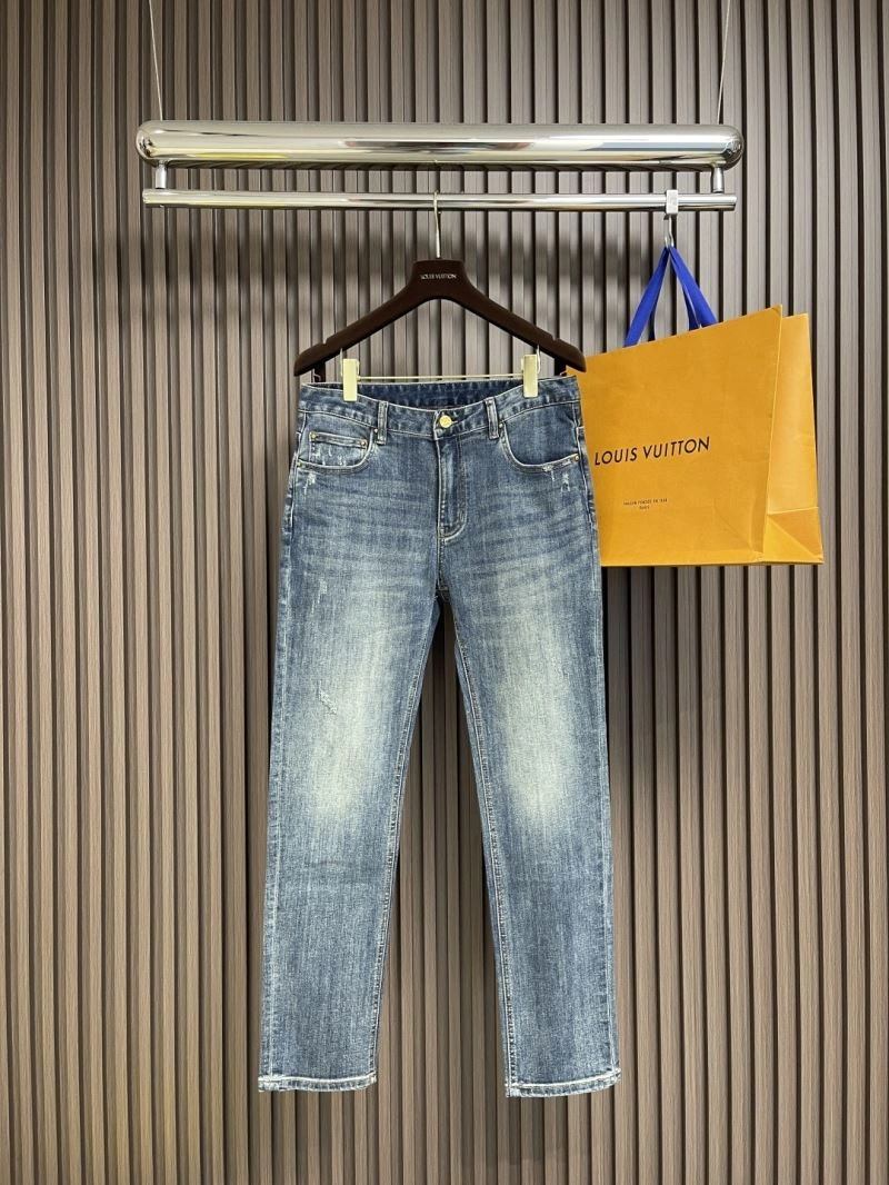 Stylish Louis Vuitton Jeans 135952