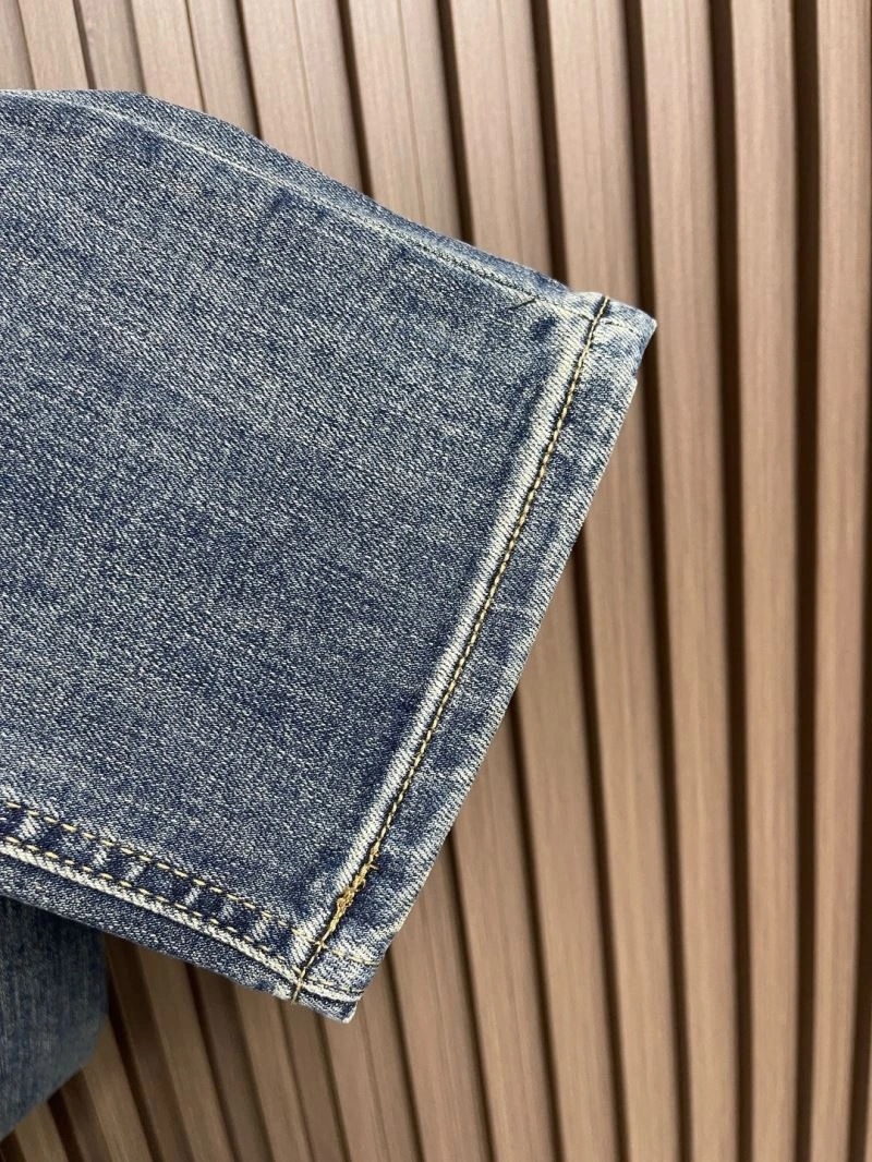 Stylish Louis Vuitton Jeans 135952