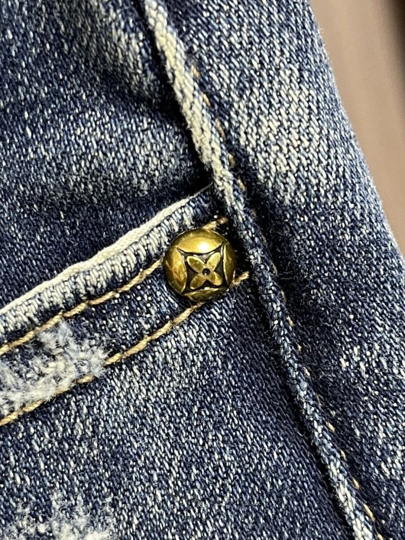 Stylish Louis Vuitton Jeans 135952
