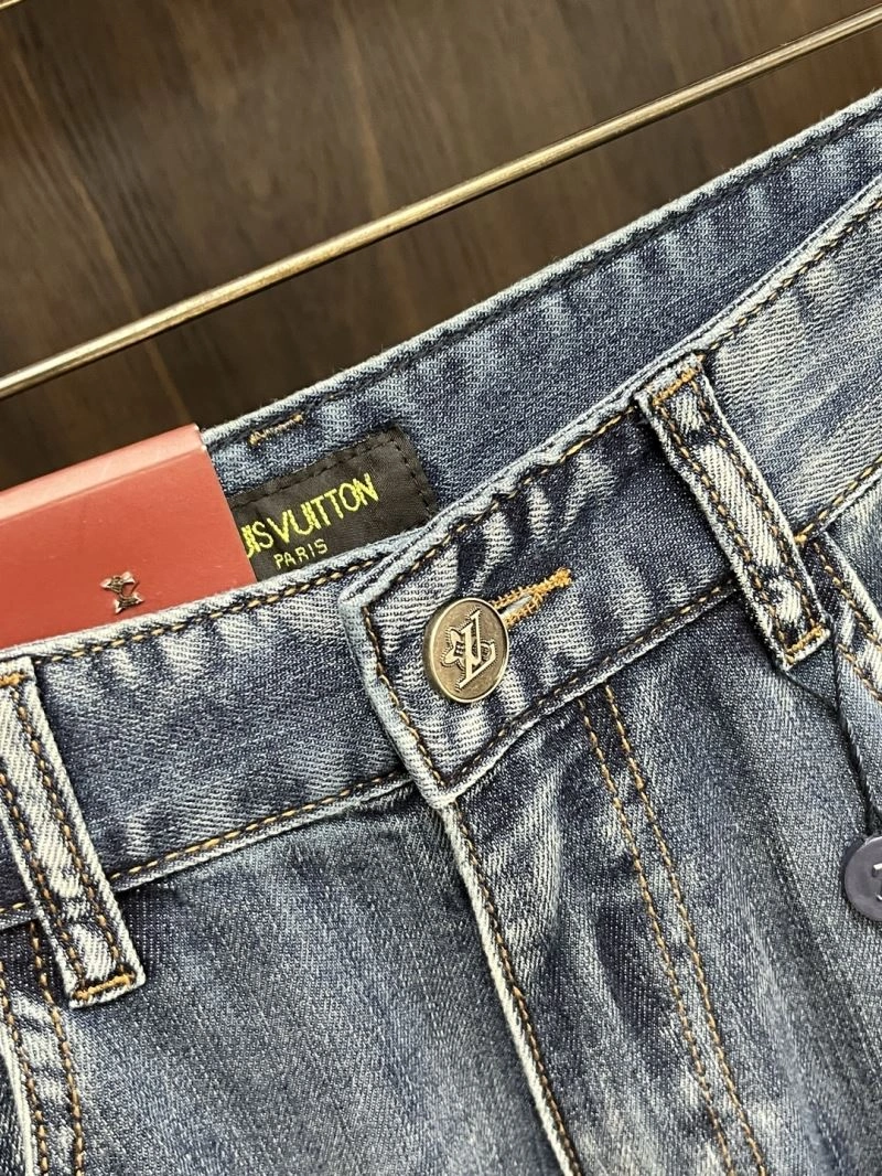 Versatile Louis Vuitton Jeans 135923
