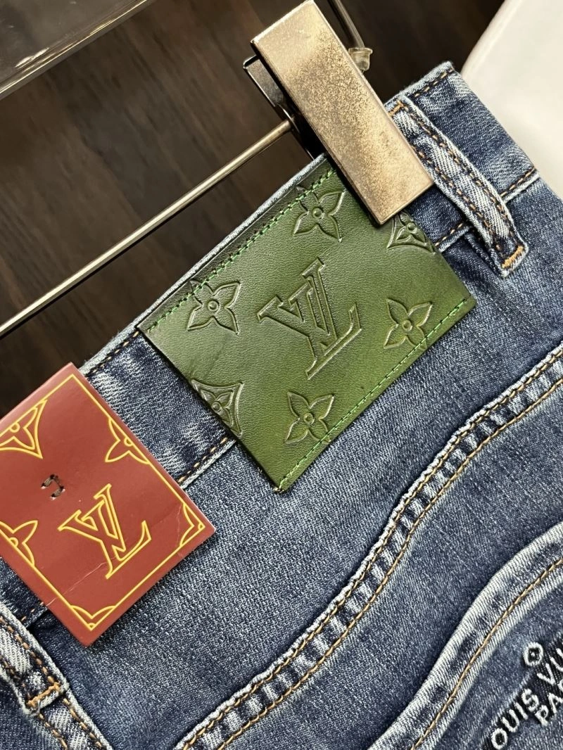 Versatile Louis Vuitton Jeans 135923