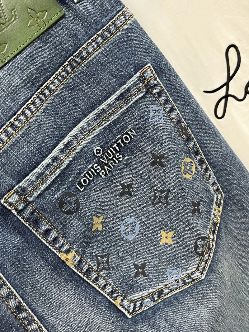 Versatile Louis Vuitton Jeans 135923